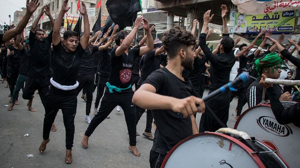 عزاداران زائرین اربعین حسینی در شهر سماوه