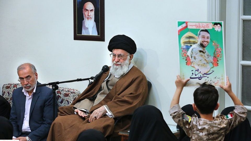 دیدارخانواده‌های شهدای مدافع حرم با رهبر معظم انقلاب