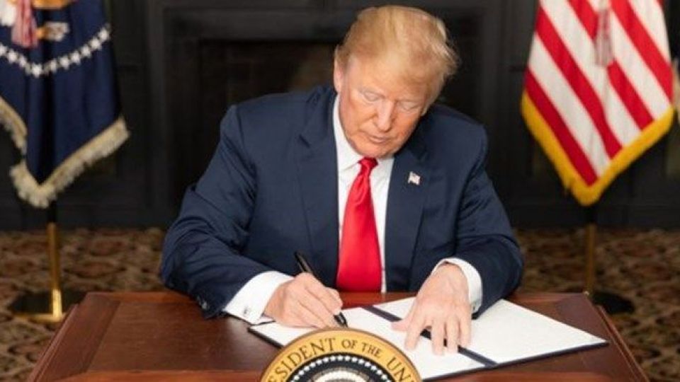 آمریکا از بازگشت همه تحریمهایی که به موجب برجام لغو شده بودند، خبر داد/ معافیت موقت ۸ کشور از تحریمهای نفتی آمریکا از بازگشت همه تحریمهایی که به موجب برجام لغو شده بودند، خبر داد/ معافیت موقت ۸ کشور از تحریمهای نفتی