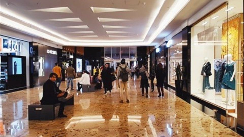 در پاساژهای سوپرلاکچری شمال تهران چه خبر است؛ شلوارجین ۴ میلیون تومان در پاساژهای سوپرلاکچری شمال تهران چه خبر است؛ شلوارجین ۴ میلیون تومان