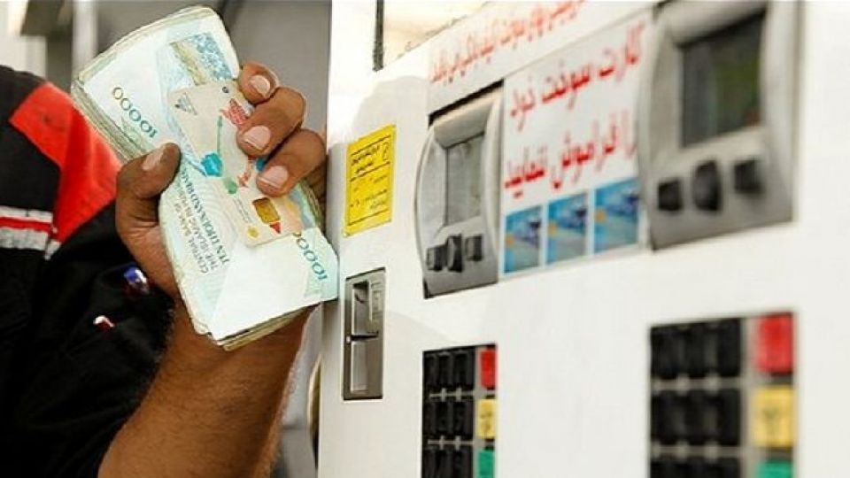 برخورد پلیس با خرید و فروش کارت سوخت برخورد پلیس با خرید و فروش کارت سوخت