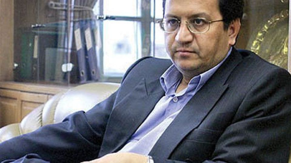 همتی: بازار ارز کاملا تحت مدیریت است/فرصت جویان از برنامه های ما ضرر میکنند همتی: بازار ارز کاملا تحت مدیریت است/فرصت جویان از برنامه های ما ضرر میکنند