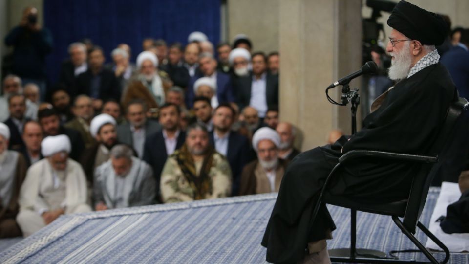 دیدار جمعی از مسئولان نظام و سفرای کشورهای اسلامی با رهبر انقلاب