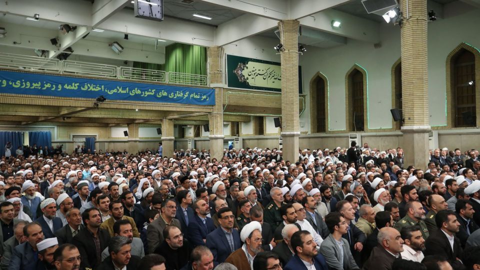 دیدار جمعی از مسئولان نظام و سفرای کشورهای اسلامی با رهبر انقلاب