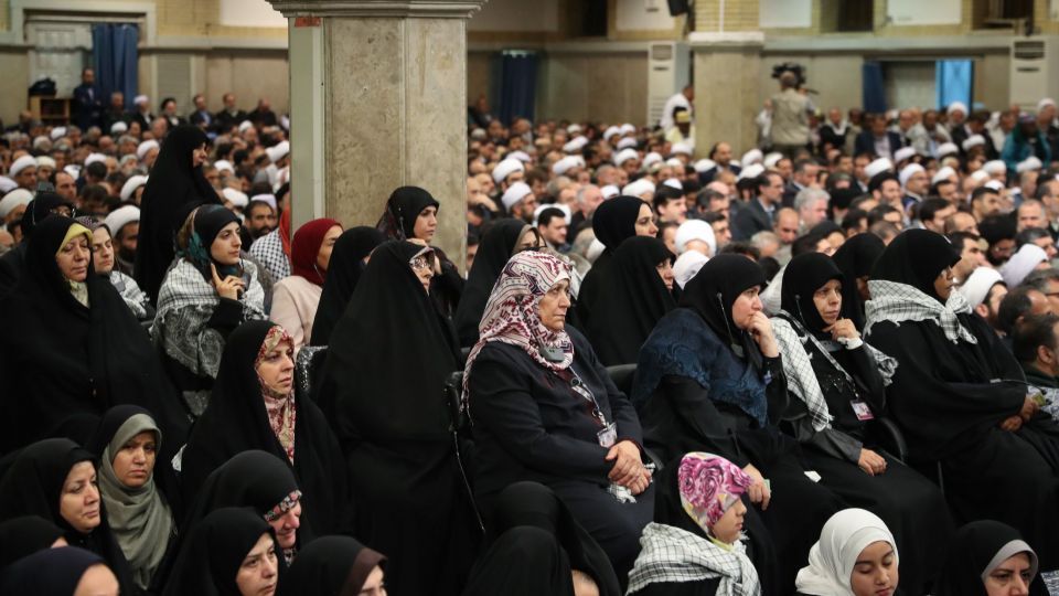 دیدار جمعی از مسئولان نظام و سفرای کشورهای اسلامی با رهبر انقلاب