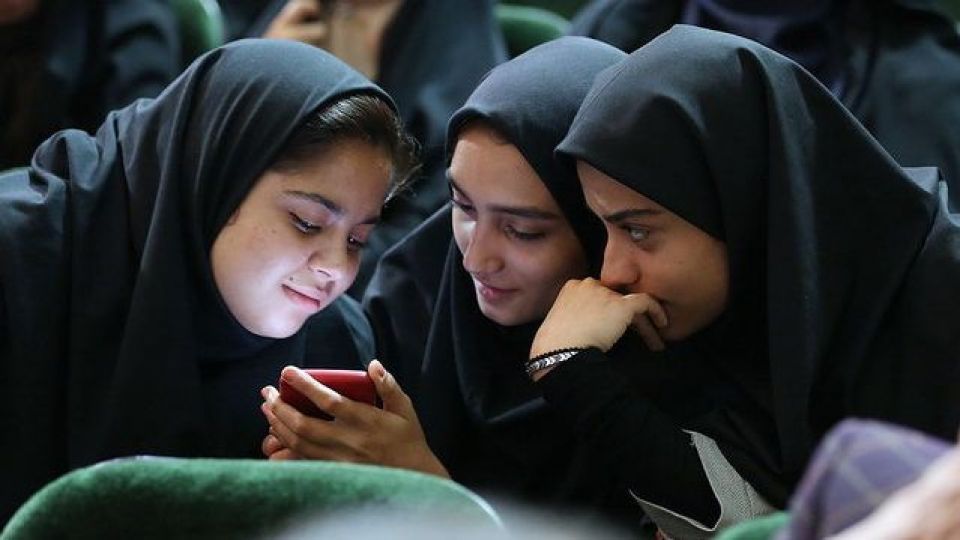 ۲۰ میلیون کاربر ایرانی اینترنت کمتر از ۲۰ سال سن دارند ۲۰ میلیون کاربر ایرانی اینترنت کمتر از ۲۰ سال سن دارند