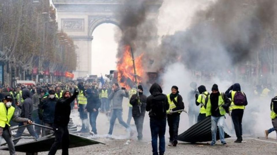 انفجار از درون؛ آیا این اتفاق به دیگر اعضای اتحادیه اروپا نیز سرایت خواهد کرد؟ انفجار از درون؛ آیا این اتفاق به دیگر اعضای اتحادیه اروپا نیز سرایت خواهد کرد؟