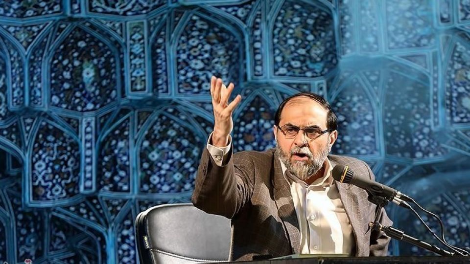 ازغدی: انتقاد را سرکوب نکنید/ نماز جمعه تریبون تکرار و کلی گویی بی فایده نیست/ رهبری هم باید پاسخگوی اختیارات خودش باشد/نهادهای حکومت در سه قوه و منصوب، باید شفاف و مسئولیت پذیر باشند ازغدی: انتقاد را سرکوب نکنید/ نماز جمعه تریبون تکرار و کلی گویی بی فایده نیست/ رهبری هم باید پاسخگوی اختیارات خودش باشد/نهادهای حکومت در سه قوه و منصوب، باید شفاف و مسئولیت پذیر باشند