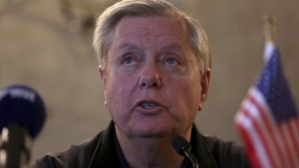 سناتور آمریکایی: اگر سعودیها نفت نفروشند از گرسنگی خواهند مُرد سناتور آمریکایی: اگر سعودیها نفت نفروشند از گرسنگی خواهند مُرد