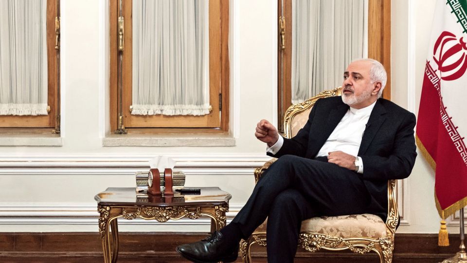ظریف: هدف از برجام اصلا اقتصادی نبود، هستهای، امنیتی و خارج شدن از شورای امنیت بود که محقق شد/ در محضر تعهد بدهم؟/ بعضی محافل برای اهداف خود به دولت حمله میکردند/ کارم سیاست خارجی است ظریف: هدف از برجام اصلا اقتصادی نبود، هستهای، امنیتی و خارج شدن از شورای امنیت بود که محقق شد/ در محضر تعهد بدهم؟/ بعضی محافل برای اهداف خود به دولت حمله میکردند/ کارم سیاست خارجی است