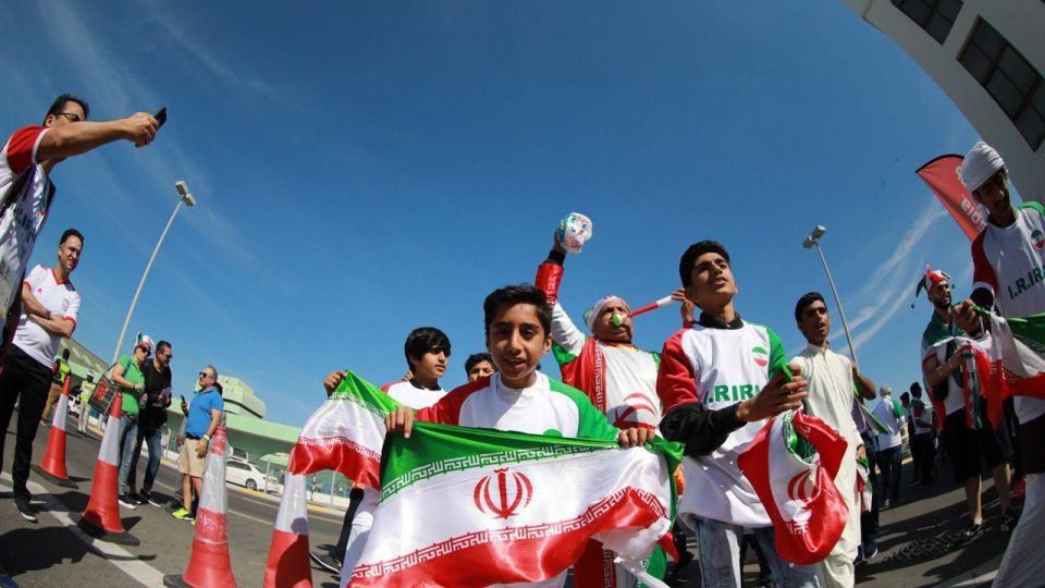 گزارش تصویری از حضور تماشاگران ایرانی در ورزشگاه آل‌نهیان 