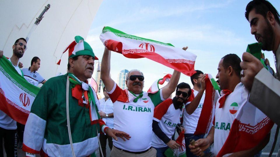 گزارش تصویری از حضور تماشاگران ایرانی در ورزشگاه آل‌نهیان 