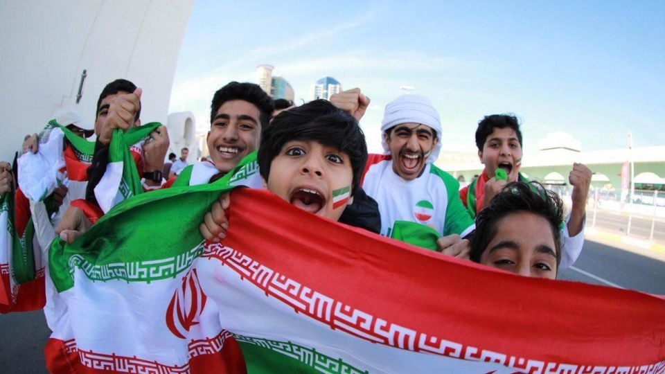 گزارش تصویری از حضور تماشاگران ایرانی در ورزشگاه آل‌نهیان 