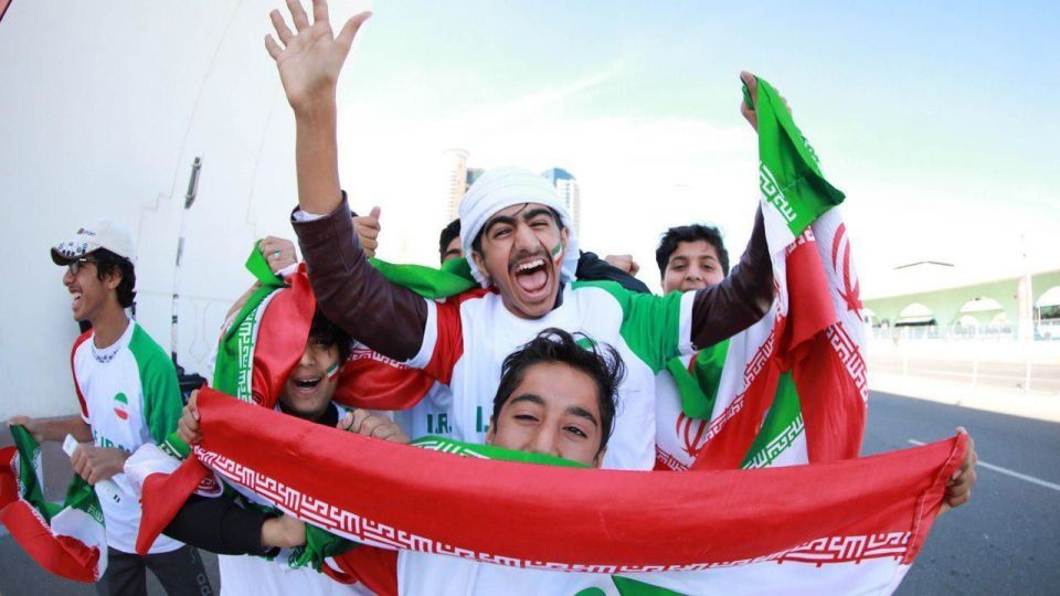 گزارش تصویری از حضور تماشاگران ایرانی در ورزشگاه آل‌نهیان 