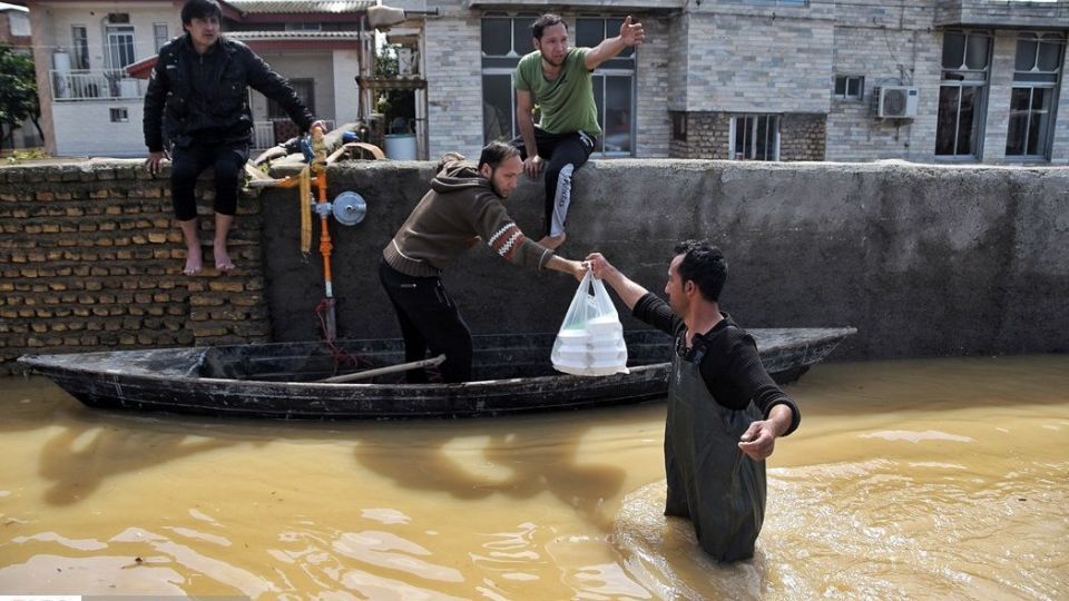 سیل در آق‌قلا و کمک‌رسانی مردمی