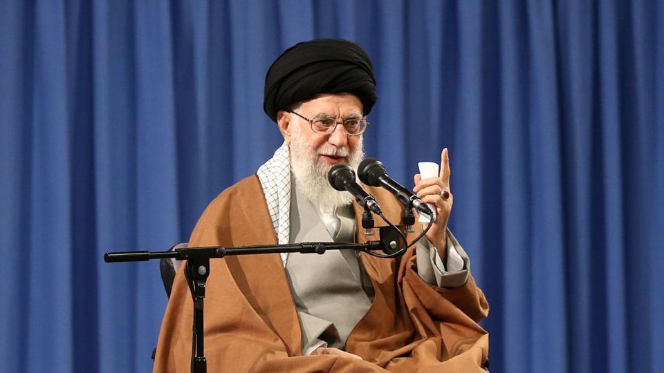 رهبر انقلاب: میخواهند با اجرای سند "۲۰۳۰" برای آمریکا و انگلیس سرباز درست کنند/ در مقابل آرایش جنگی دشمن، ایران هم باید آرایش جنگی بگیرد رهبر انقلاب: میخواهند با اجرای سند "۲۰۳۰" برای آمریکا و انگلیس سرباز درست کنند/ در مقابل آرایش جنگی دشمن، ایران هم باید آرایش جنگی بگیرد