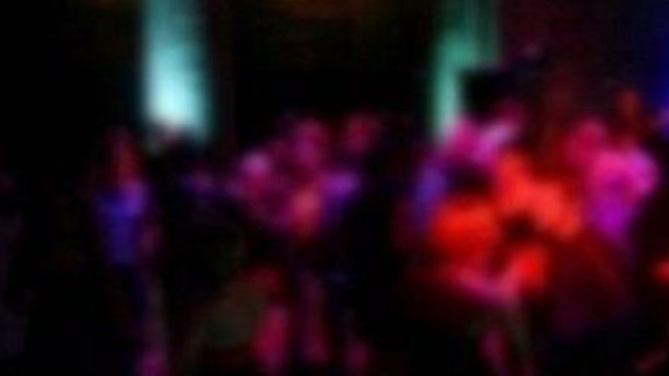 بازداشت دیپلماتهای انگلیسی و هلندی در پارتی ولنجک بازداشت دیپلماتهای انگلیسی و هلندی در پارتی ولنجک