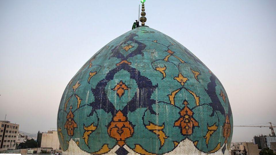 آئین تعویض پرچم گنبد امامزاده صالح(ع)