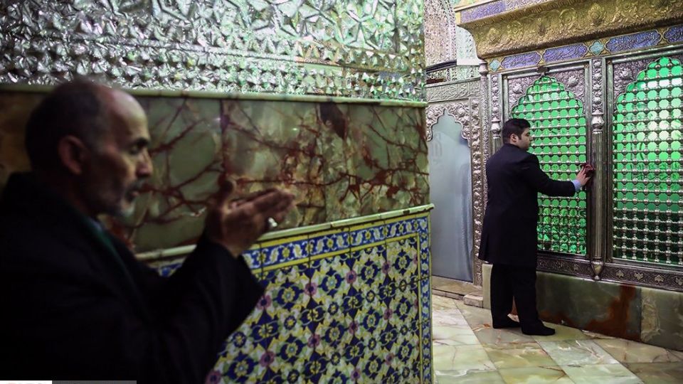 آئین تعویض پرچم گنبد امامزاده صالح(ع)