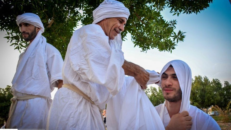 مراسم غسل تعمید مندائیان در رود کارون