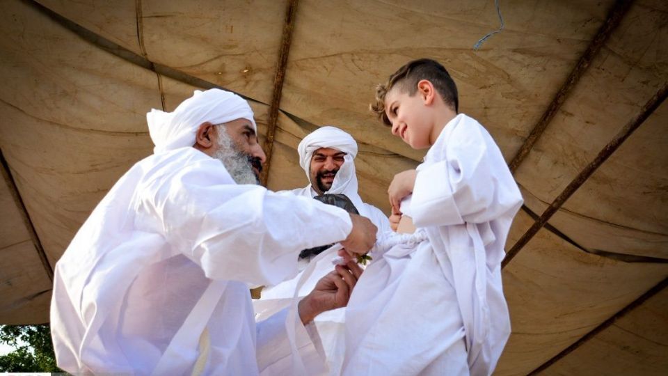 مراسم غسل تعمید مندائیان در رود کارون