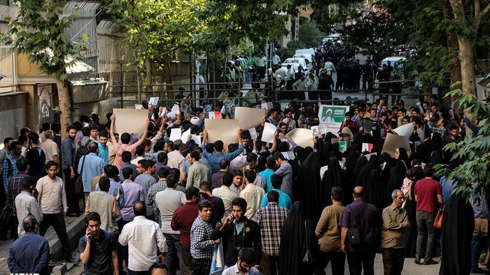 تجمع اعتراضی مقابل سفارت نیجریه در حمایت از شیخ زکزاکی