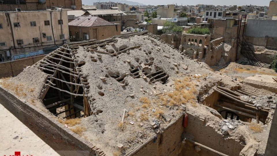 یادگار مخروبه قاجاریه در بازار تهران