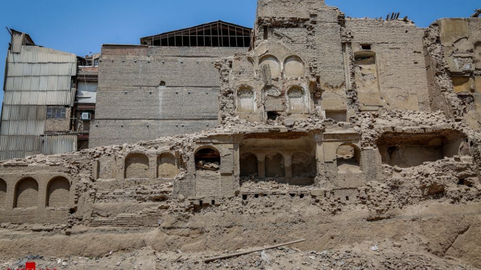 یادگار مخروبه قاجاریه در بازار تهران