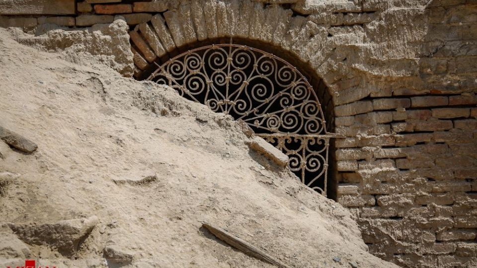 یادگار مخروبه قاجاریه در بازار تهران