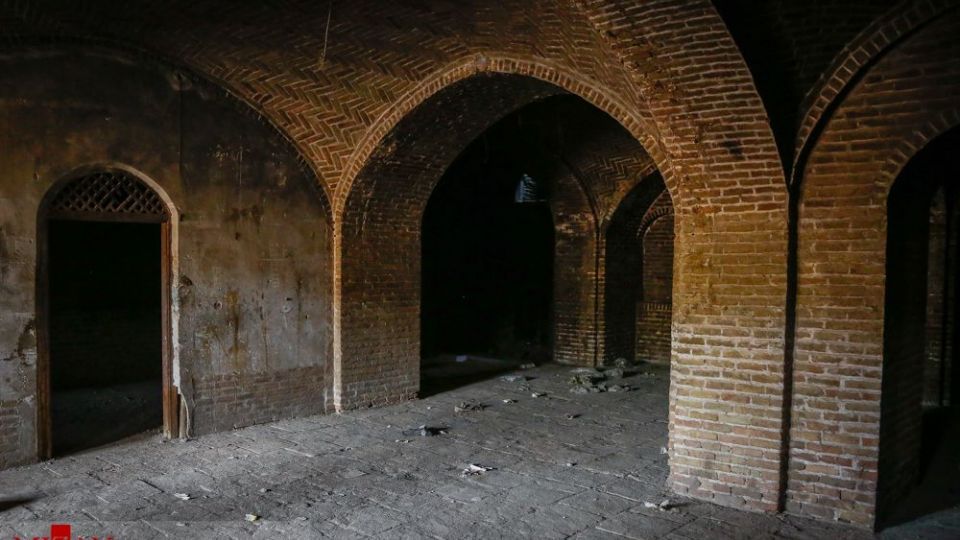 یادگار مخروبه قاجاریه در بازار تهران