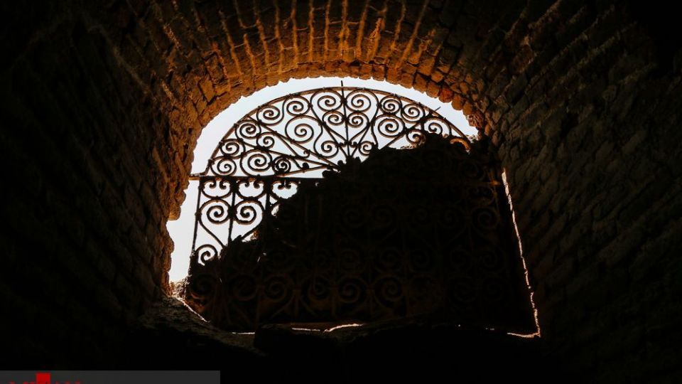 یادگار مخروبه قاجاریه در بازار تهران