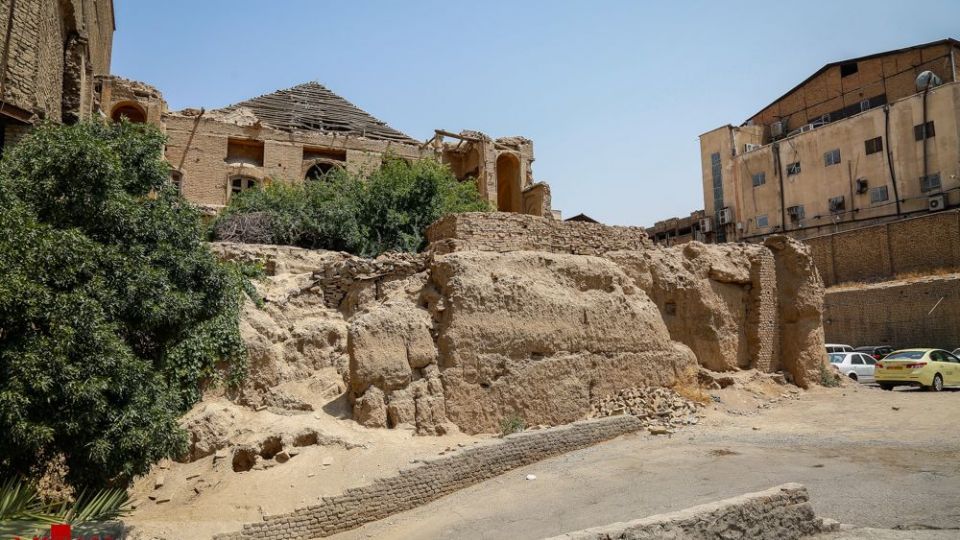 یادگار مخروبه قاجاریه در بازار تهران