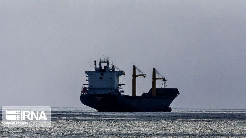 عبور و مرور نفتکش‌ها در تنگه هرمز