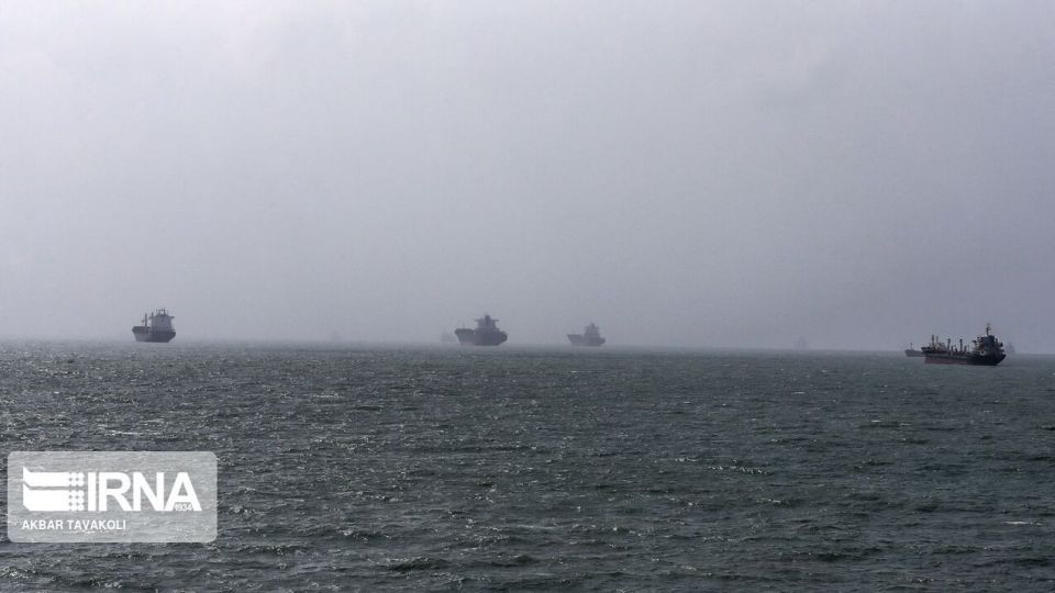 عبور و مرور نفتکش‌ها در تنگه هرمز