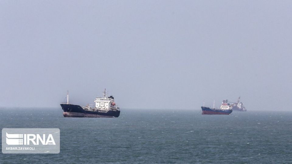 عبور و مرور نفتکش‌ها در تنگه هرمز