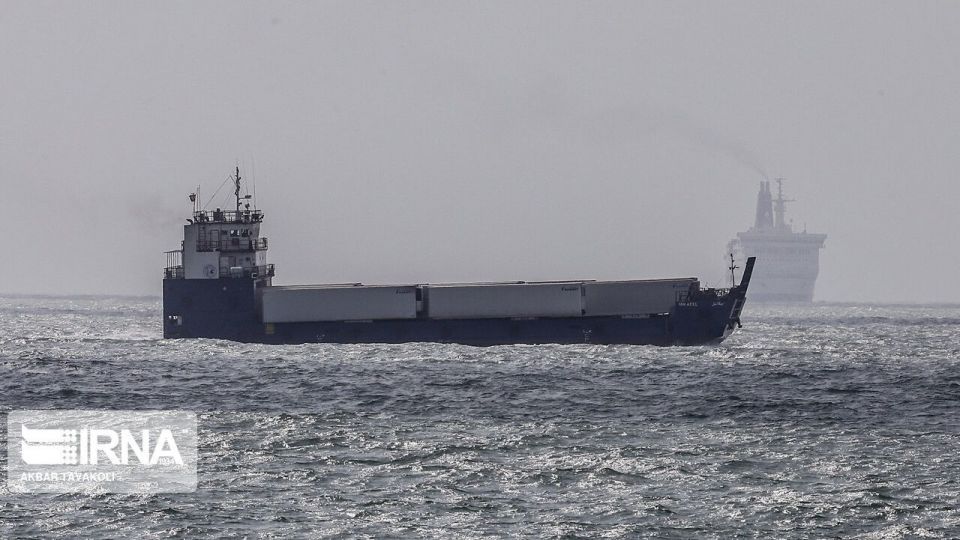 عبور و مرور نفتکش‌ها در تنگه هرمز