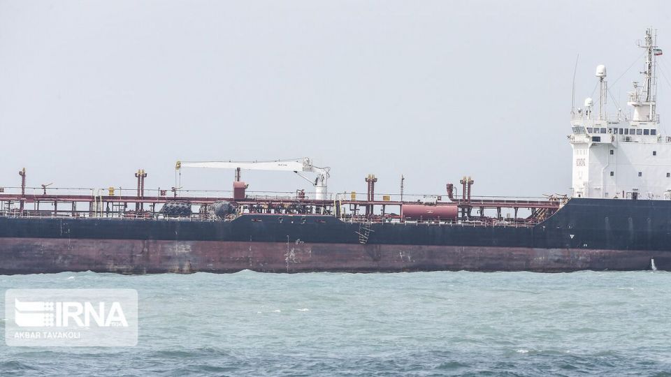 عبور و مرور نفتکش‌ها در تنگه هرمز