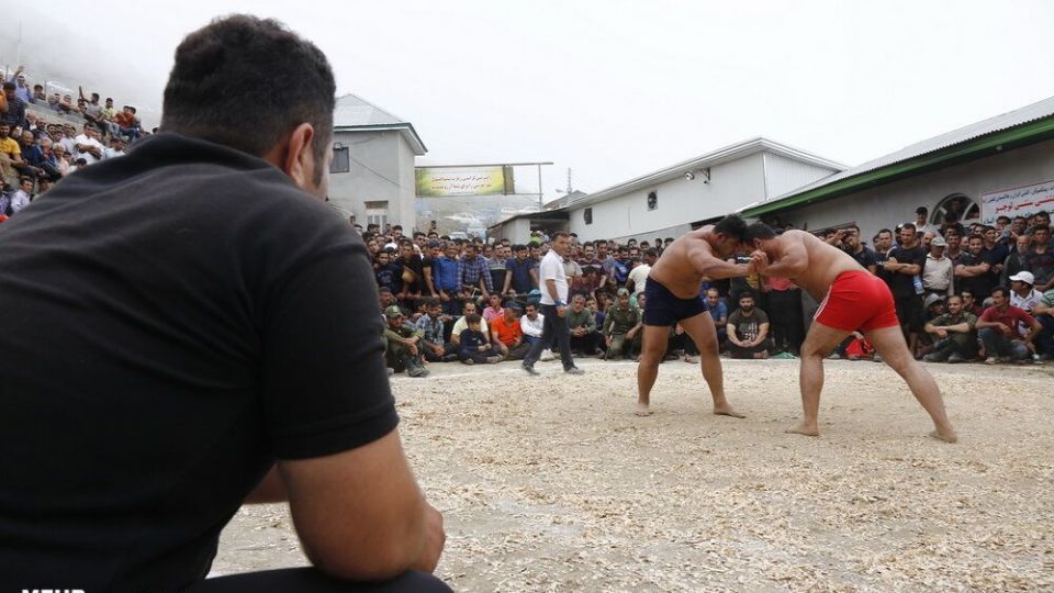 مسابقات کشتی لوچو