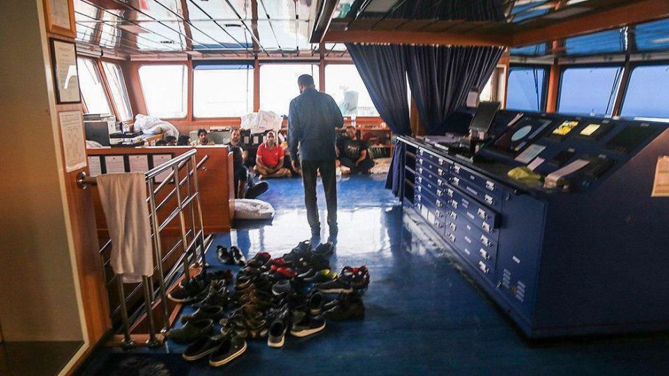 تصویری از خدمه کشتی توقیف شده انگلیسی