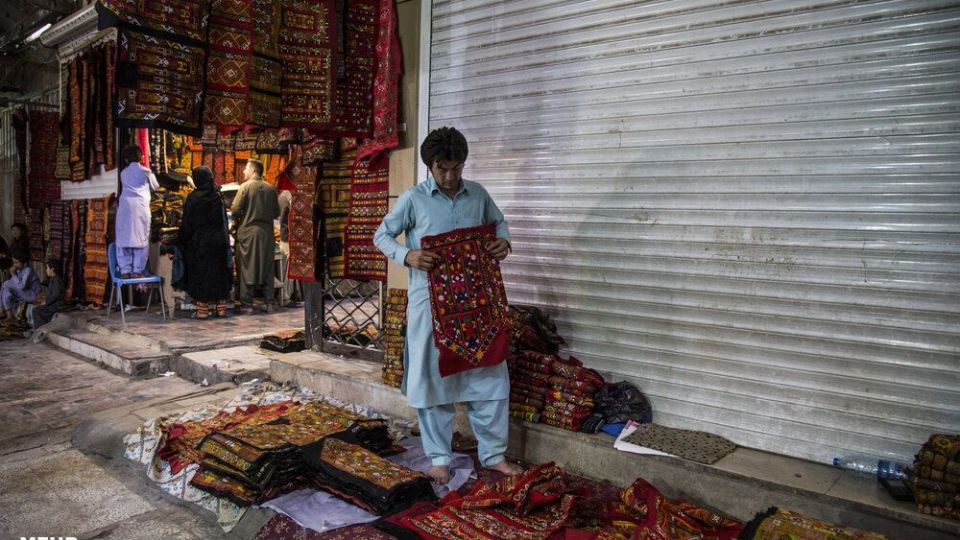 کسب و کار مهاجران افغانستانی در بازار زاهدان کسب و کار مهاجران افغانستانی در بازار زاهدان