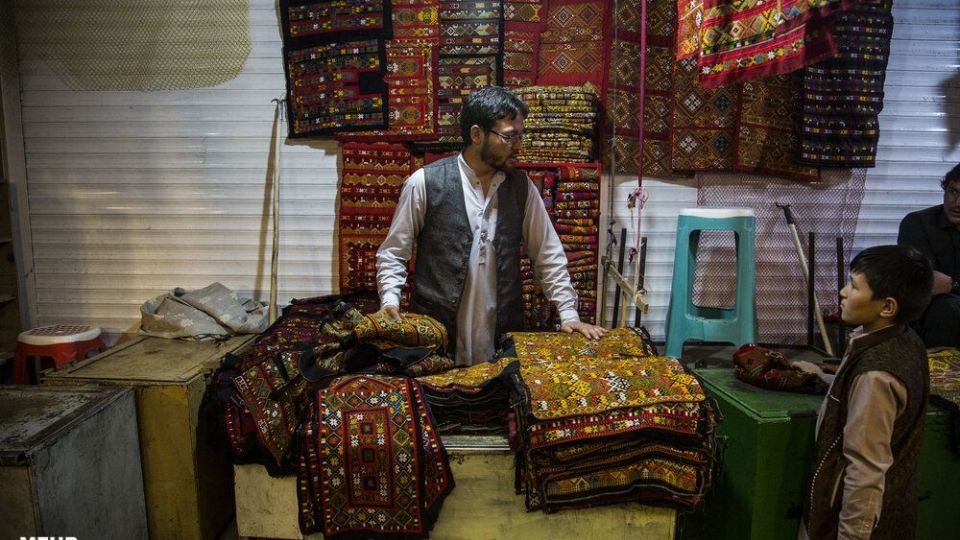 کسب و کار مهاجران افغانستانی در بازار زاهدان کسب و کار مهاجران افغانستانی در بازار زاهدان