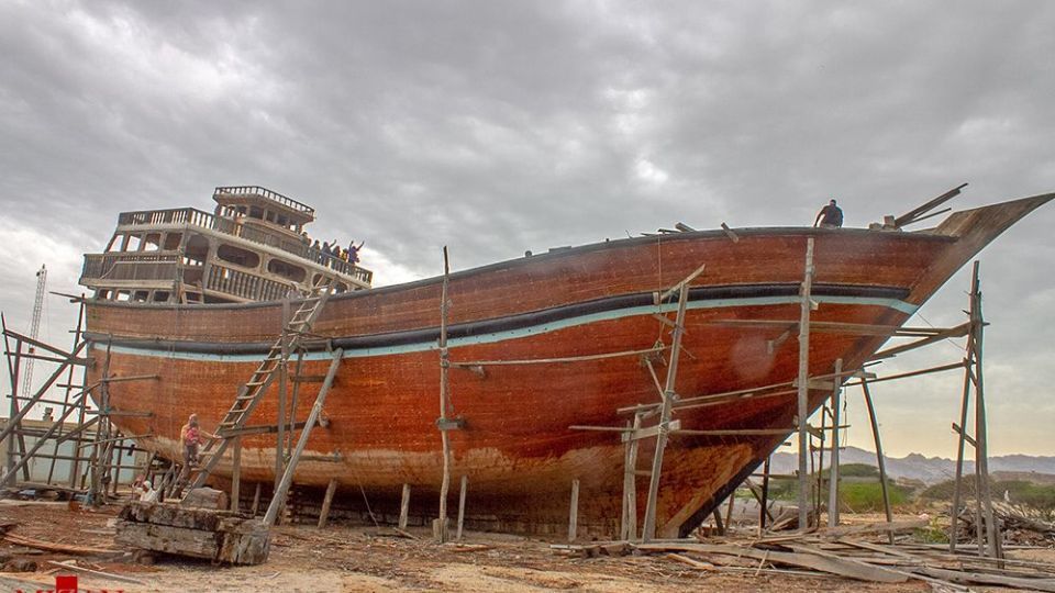 کارگاه لنج سازی - جزیره قشم کارگاه لنج سازی - جزیره قشم