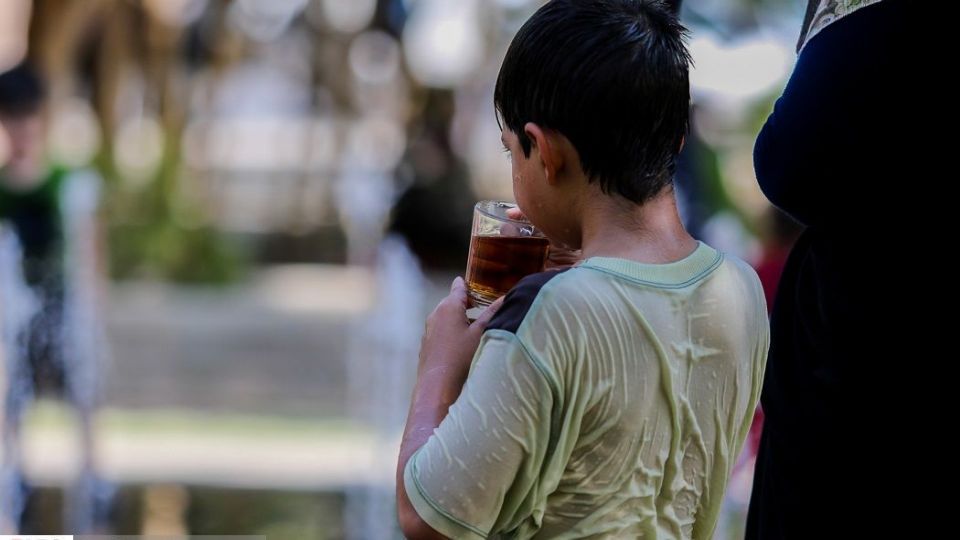 آب‌بازی در تابستان داغ