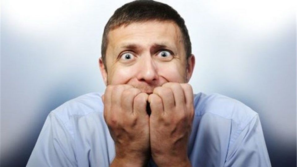 چگونه تیکها و عادتهای عصبی را ترک کنیم؟ چگونه تیکها و عادتهای عصبی را ترک کنیم؟