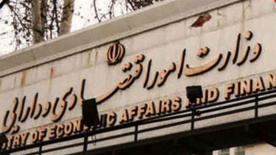 اقتصاد ایران در دست کیست؟ دولت یا نهادهای خارج از کنترل دولت؟! اقتصاد ایران در دست کیست؟ دولت یا نهادهای خارج از کنترل دولت؟!