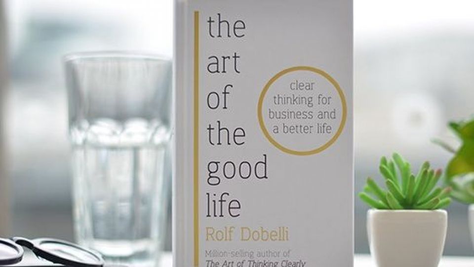 اعتراف میکنم که یک کتاب خودیاری خواندم، و از آن خوشم آمد اعتراف میکنم که یک کتاب خودیاری خواندم، و از آن خوشم آمد