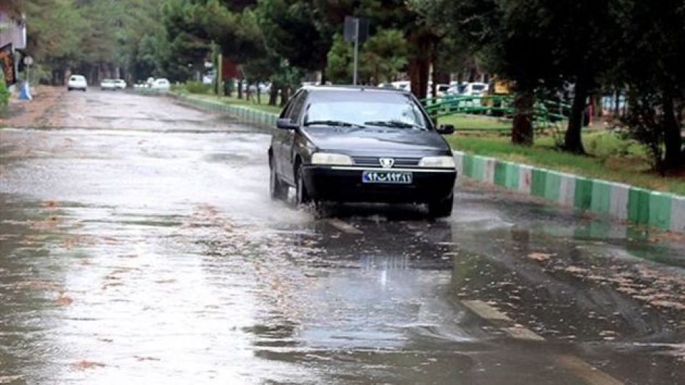 بارش باران در جاده‌های ۱۳ استان/ اخطاریه هواشناسی درباره تشدید بارش‌ها