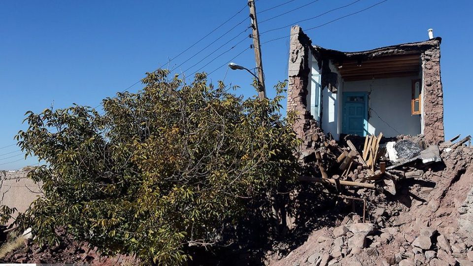 یک روز پس از «زلزله آذربایجان»