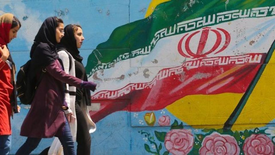 «یک کشور عادی و بی حاشیه باشیم...»، یعنی دقیقاً مثل کجا!؟ «یک کشور عادی و بی حاشیه باشیم...»، یعنی دقیقاً مثل کجا!؟