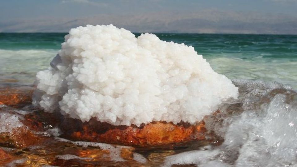 Речная соль. Минералы мертвого моря. Соленая вода. Соль в природе.